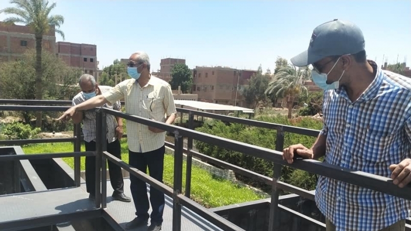 محافظ أسيوط يشدد على المتابعة الدورية لمشروعات تطوير الريف المصري
