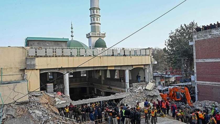 أثار انفجار سابق استهدف أحد المساجد في باكستان.. صورة أرشيفية