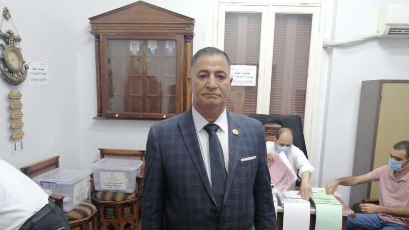 الدكتور البدري أحمد ضيف رئيس اللجنة المشرفة على انتخابات البيطريين