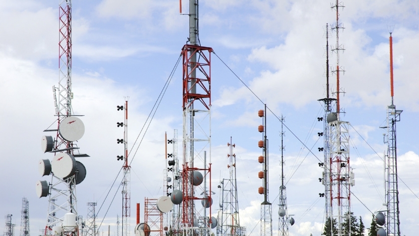 إنشاء العديد من أبراج المحمول لتحسين خدمات الاتصالات