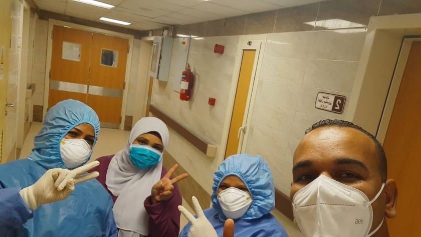 الفريق الطبي في مستشفى الاقصر