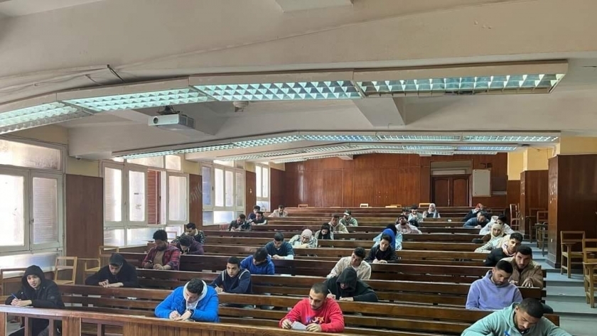 امتحانات الميدتيرم 2024 كلية خدمة اجتماعية جامعة الفيوم