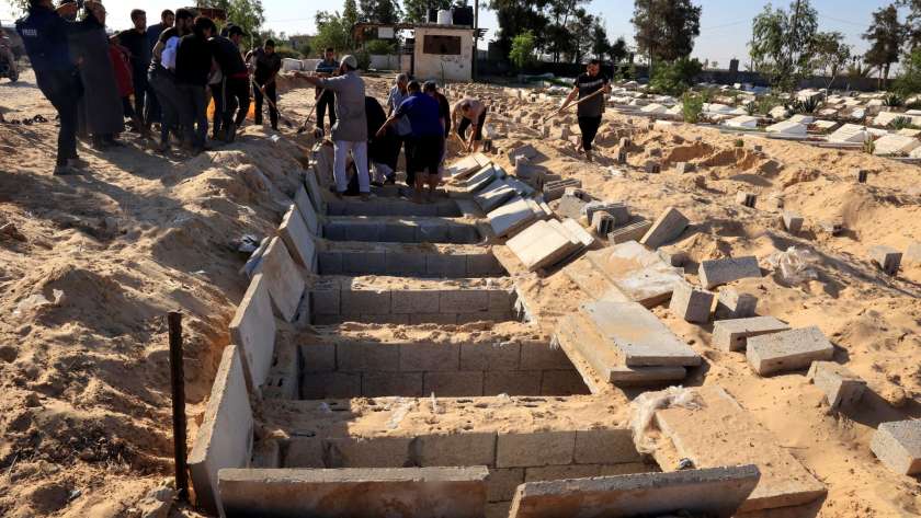 مقابر جماعية للدفن في غزة