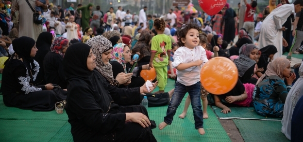 ملايين المصريين خرجوا إلى الحدائق والمتنزهات للاحتفال بالعيد