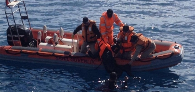 خفر السواحل التركي ينقذ 39 مهاجرًا