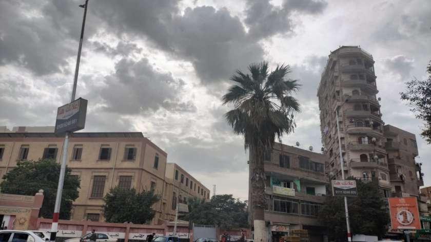 سحب وغيوم تملأ سماء محافظة الفيوم