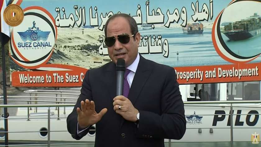 الرئيس عبد الفتاح السيسي في قناة السويس