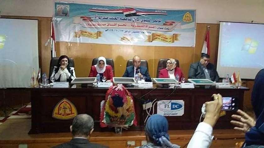 رئيس جامعة الزقازيق: المرأة المصرية تحظي بدعم القيادة السياسية