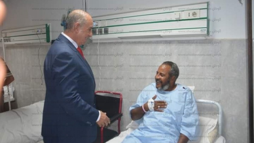 محافظ البحر الأحمر يزور مستشفيات الغردقة للتهنئة بالعيد