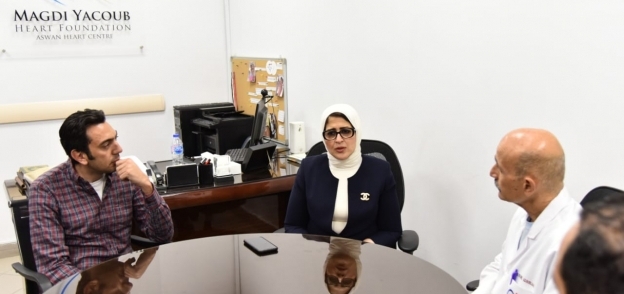 وزيرة الصحة خلال زيارتها لمؤسسة مجدي يعقوب