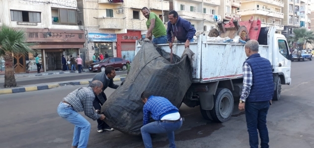 حملة لإزالة التعديات بحي منتزه ثان بالإسكندرية