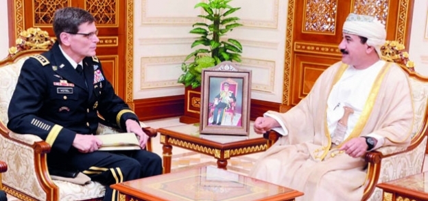 سلطنة عمان تبحث تعزيز التعاون العسكري مع واشنطن