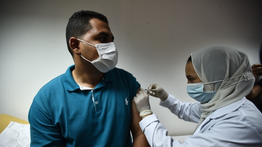 استمرار عمليات تطعيم المواطنين بلقاح كورونا