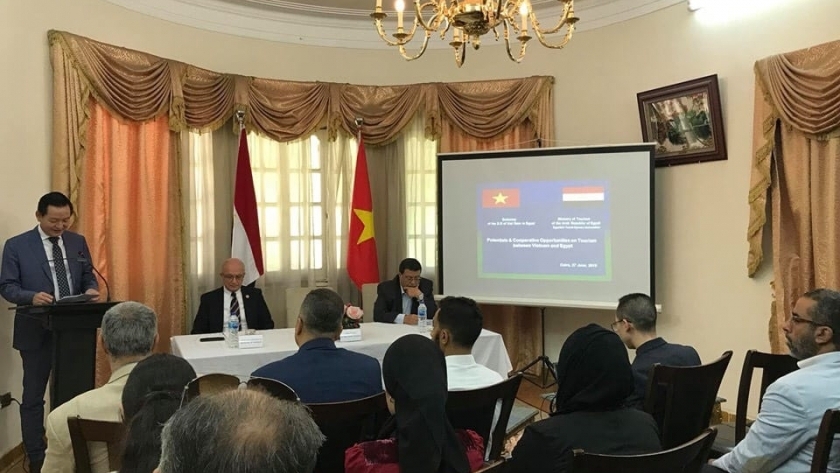 غرفة السياحة تلتقى  السفير الفيتنامى لزيادة الحركة الوافدة لمصر