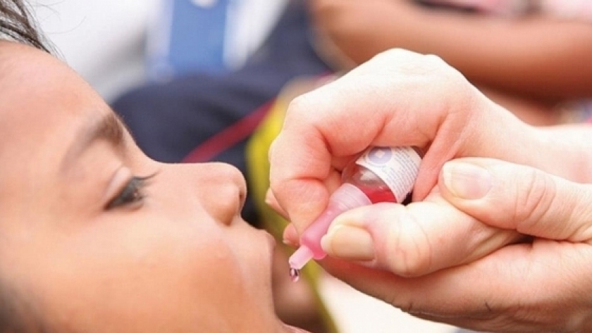 حملة تطعيم ضد شلل الأطفال بالبحر الأحمر