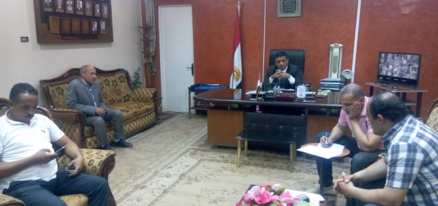 رئيس مدينة طما يبحث تخطيط شارع احمد عرابي