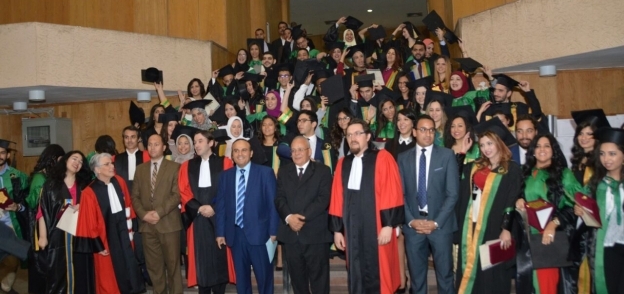 "عين شمس" تحتفل بتخرج كلية الحقوق "الشعبة الفرنسية "