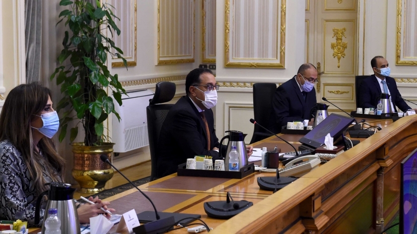رئيس الوزراء خلال اجتماع متابعة المشروعات والخدمات التنموية في البحر الأحمر