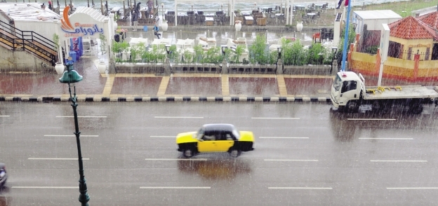سقوط الأمطار الرعدية مستمر بالإسكندرية