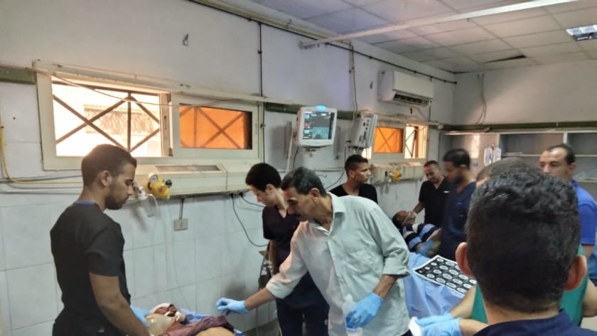 مصابون في حادث سوهاج بعد نقلهم للمستشفى