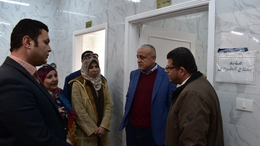 نائب رئيس "المجتمعات العمرانية" يفتتح الوحدة الصحية بالإسكان الاجتماعي بمدينة الشروق