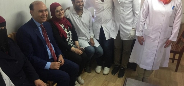 مميش يتفقد حملة مركز الفيروسات الكبدية التابع للهيئة ببورسعيد ضمن مبادرة السيسي "100 مليون صحة".