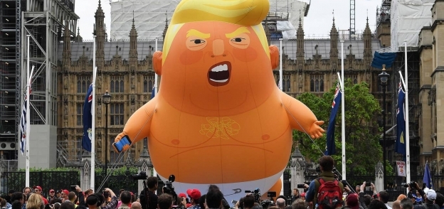 بالون أعده محتجون بريطانيون للاحتجاج على زيارة الرئيس الأمريكي