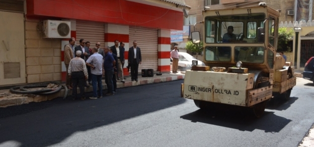 محافظ الغربية يتفقد اعمال النظافة ورصف الشوارع بمدينة طنطا