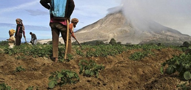 نزوح 50 ألف شخص خوفا من بركان "بالي" بإندونسيا- صورة أرشيفية