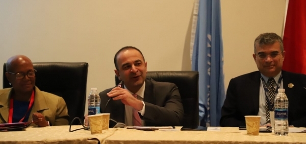 أحمد كمالي نائب وزيرة التخطيط لشئون التخطيط خلال الندوة