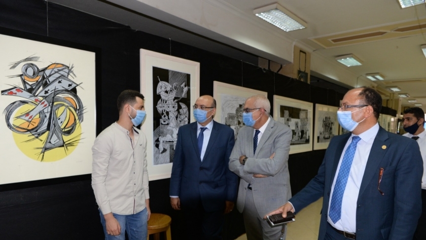 افتتاح معرض فنون جميلة بجامعة المنصورة