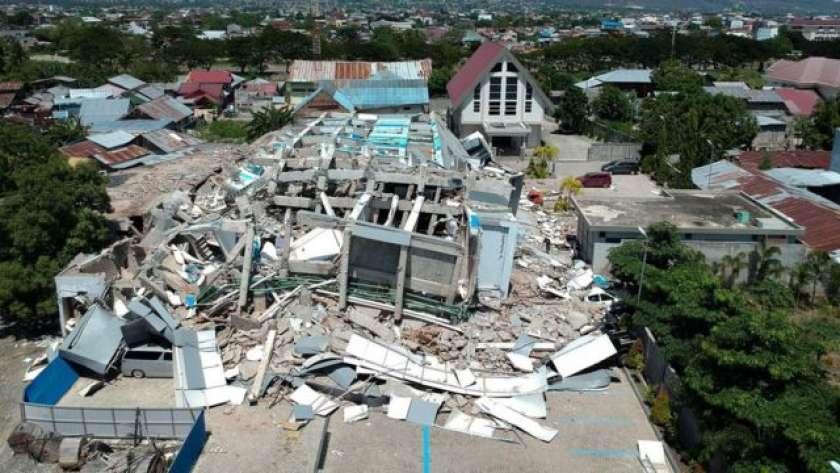 زلزال سابق فى إندونيسيا