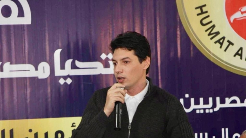الدكتور نور الدين أحمد رئيس قسم الرمد بمستشفى العريش العام