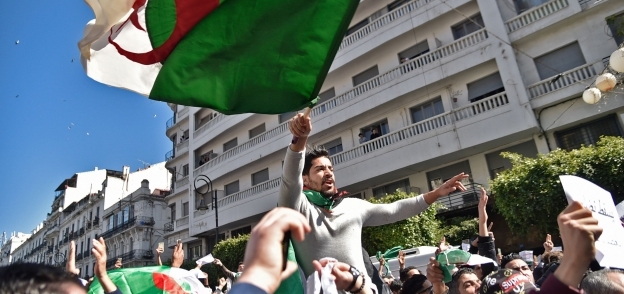 تظاهرات جزائريون ضد ترشح بوتفليقة