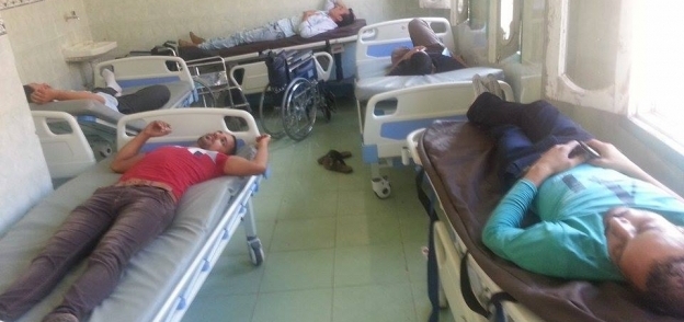 بالصور| 6 من أفراد أمن مستشفى كفرسعد بدمياط يضربون عن الطعام