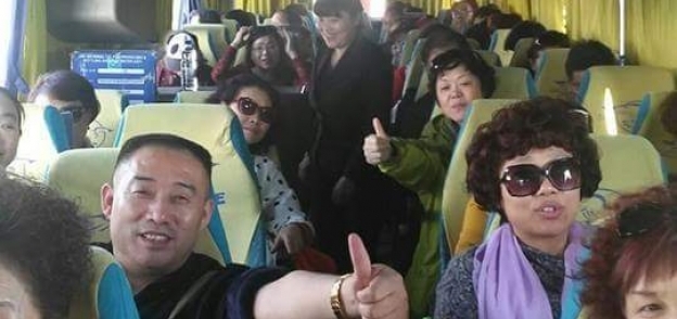 بالصور| رحل الروس وحضر الصينيون إلى الغردقة.. و"أصحاب البازارات": "سياحة واعدة"