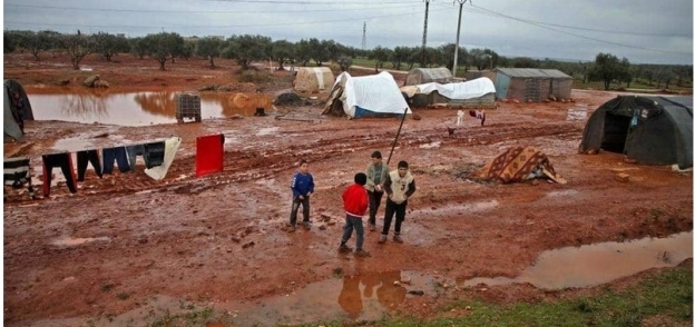 صورة من المخيمات بعد المطر