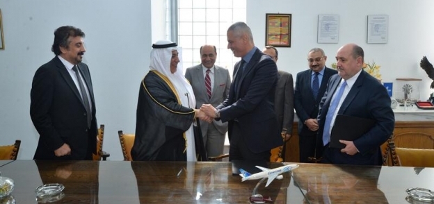 مصر للطيران توقع اتفاقية شراكة دولية لإنشاء قرية بضائع لوجستية بمطار القاهرة الدولي