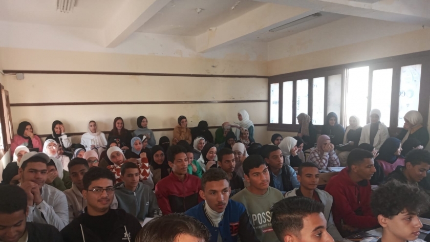 مجموعات الدعم المدرسي في قنا