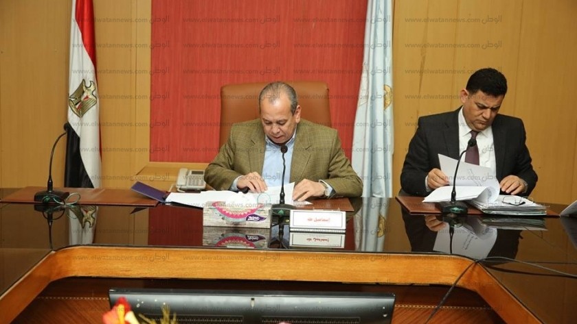 محافظ كفر الشيخ يناقش قرارات مجلس ادارة تنمية المناطق الصناعية