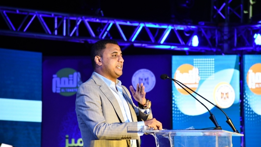 الزميل محمود فؤاد يلقي كلمة مراكز الشباب في مهرجان دوري التميز