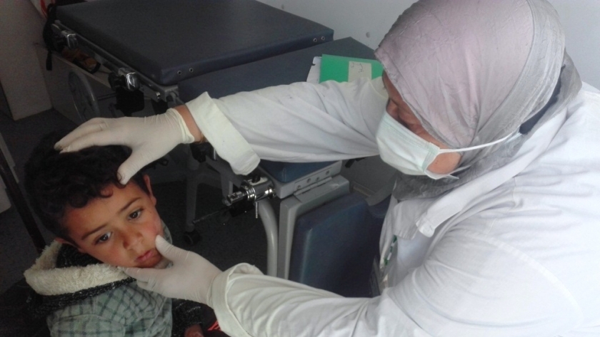 الكشف والعلاج المجاني لـ1530 مواطنا بقافلة طبية في بني سويف