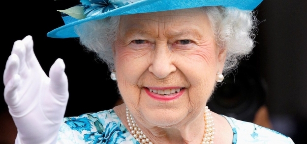 ملكة بريطانيا اليزابيث الثانية