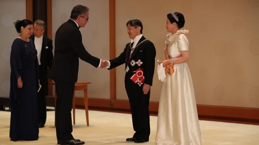 وزير الآثار في حفل تنصيب إمبراطور اليابان