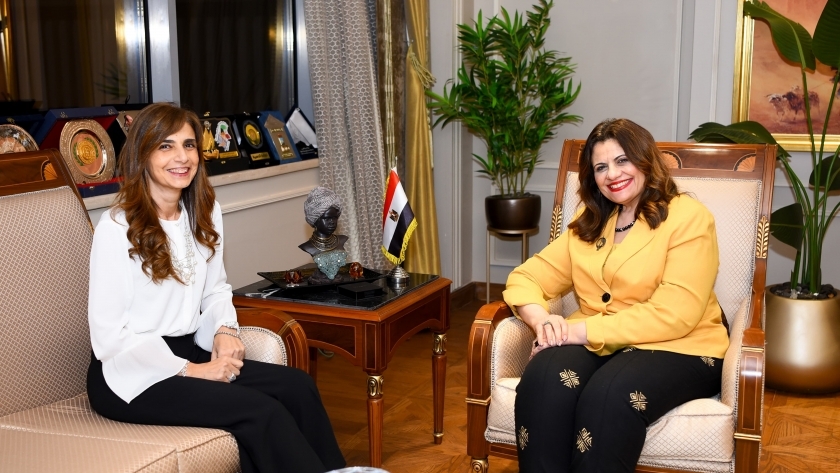 وزيرة الهجرة مع قنصل مصر العام الجديد في شيكاغو