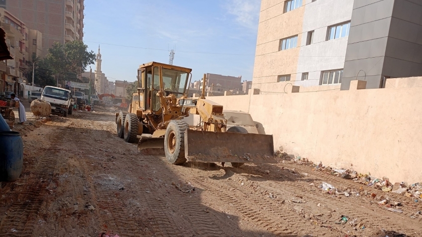 تمهيد الطرق بمدينة منفلوط