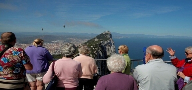 مجموعة من السياح في جبل طارق