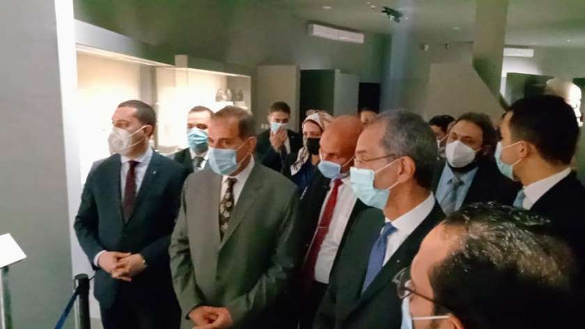 وزير الاتصالات يزور المتحف القومي بكفر الشيخ
