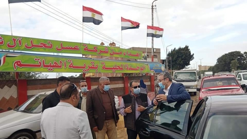 نائب محافظ الغربية يباشر استعدادات قرية الهياتم للاستقبال وزير الأوقاف