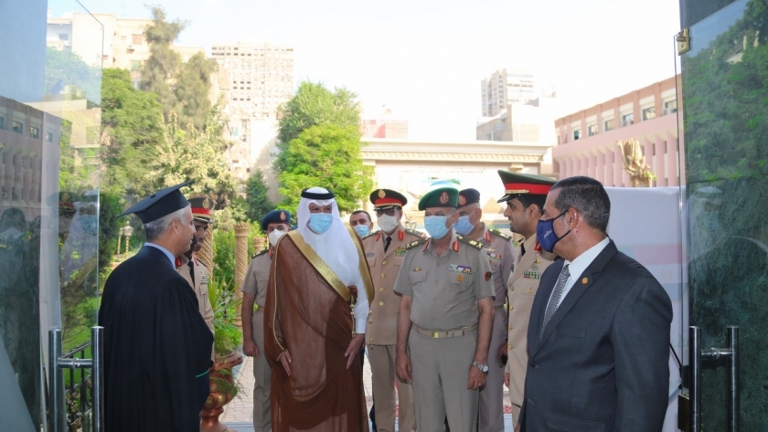 السفير السعودي يزور أكاديمية ناصر العسكرية